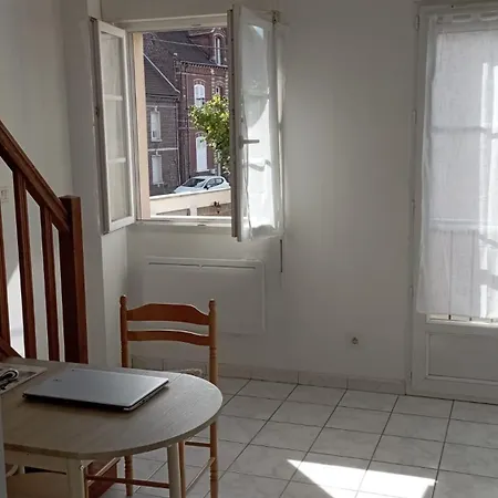 Apartment Servallhost- Duplex Proche Centre Parking Et Fibre Inclus *