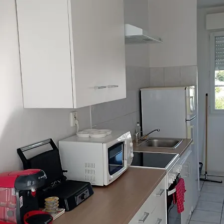 Servallhost- Duplex Proche Centre Parking Et Fibre Inclus * Beauvais