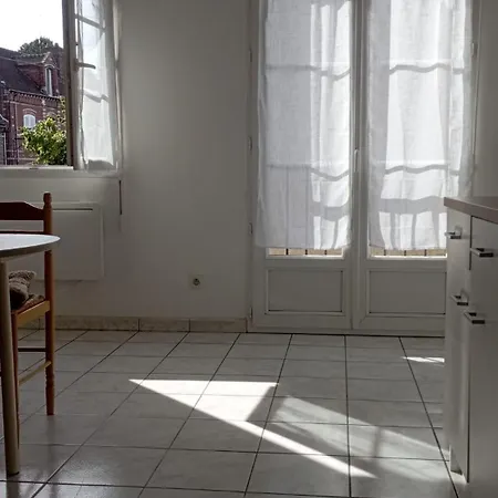 Servallhost- Duplex Proche Centre Parking Et Fibre Inclus Beauvais