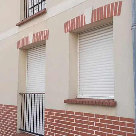 Apartment Servallhost- Duplex Proche Centre Parking Et Fibre Inclus