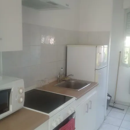Apartment Servallhost- Duplex Proche Centre Parking Et Fibre Inclus *