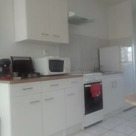 Apartment Servallhost- Duplex Proche Centre Parking Et Fibre Inclus