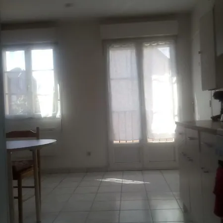 Apartment Servallhost- Duplex Proche Centre Parking Et Fibre Inclus Beauvais