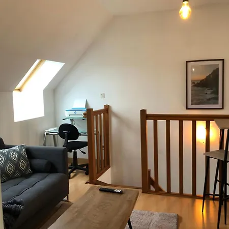 Apartment Servallhost- Duplex Proche Centre Parking Et Fibre Inclus *